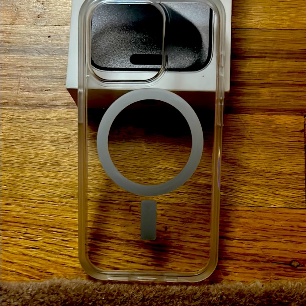 NWOB IPHONE 14 PRO otterbox clear case